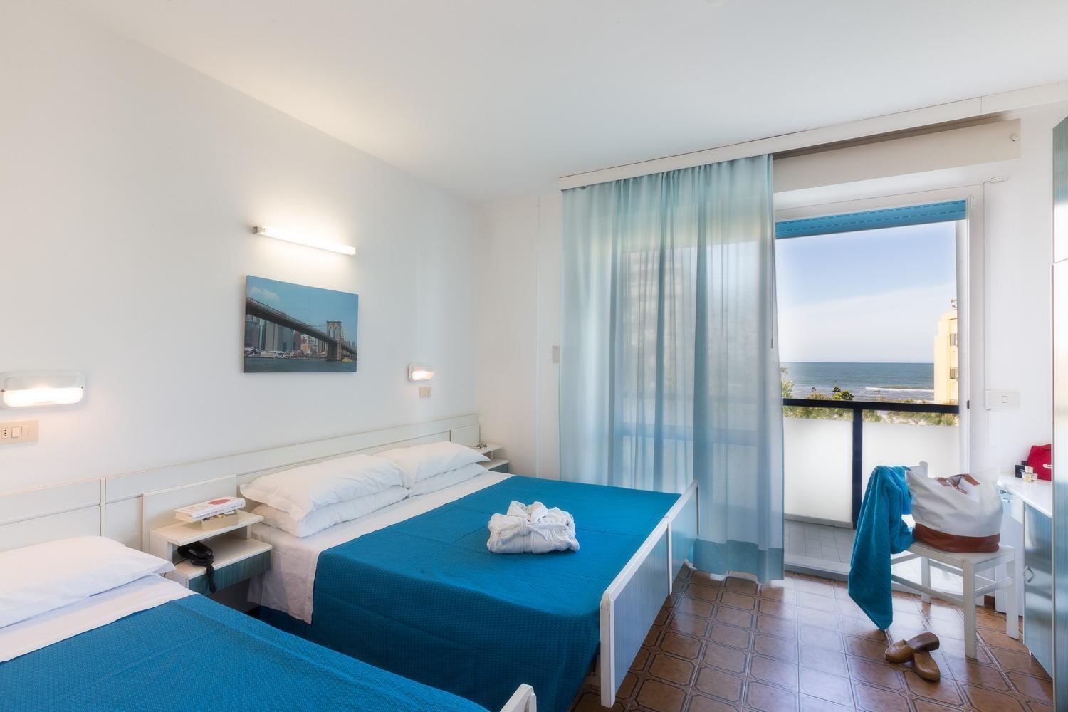 Hotel Taunus - Vista Mare Риччоне Экстерьер фото