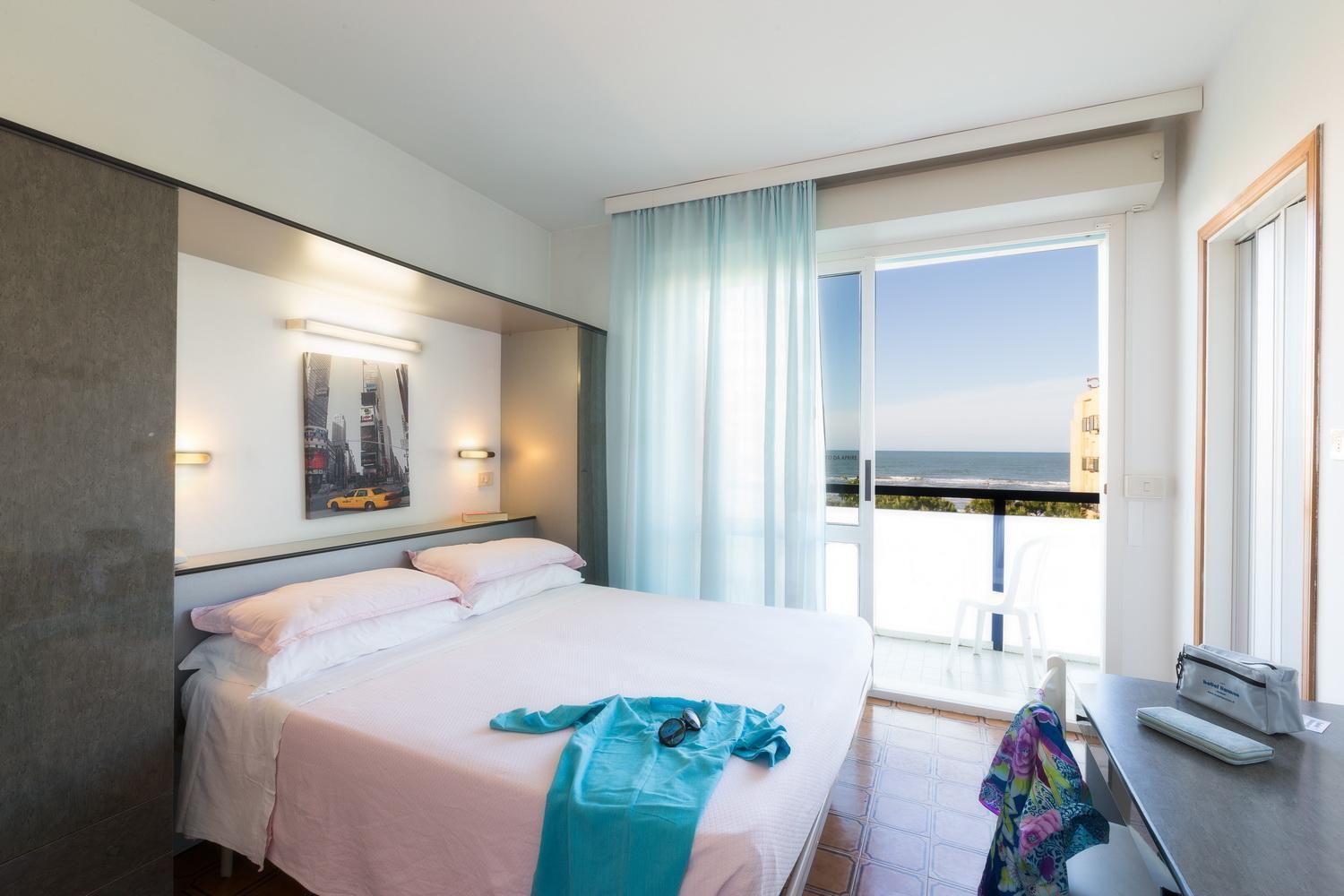 Hotel Taunus - Vista Mare Риччоне Экстерьер фото
