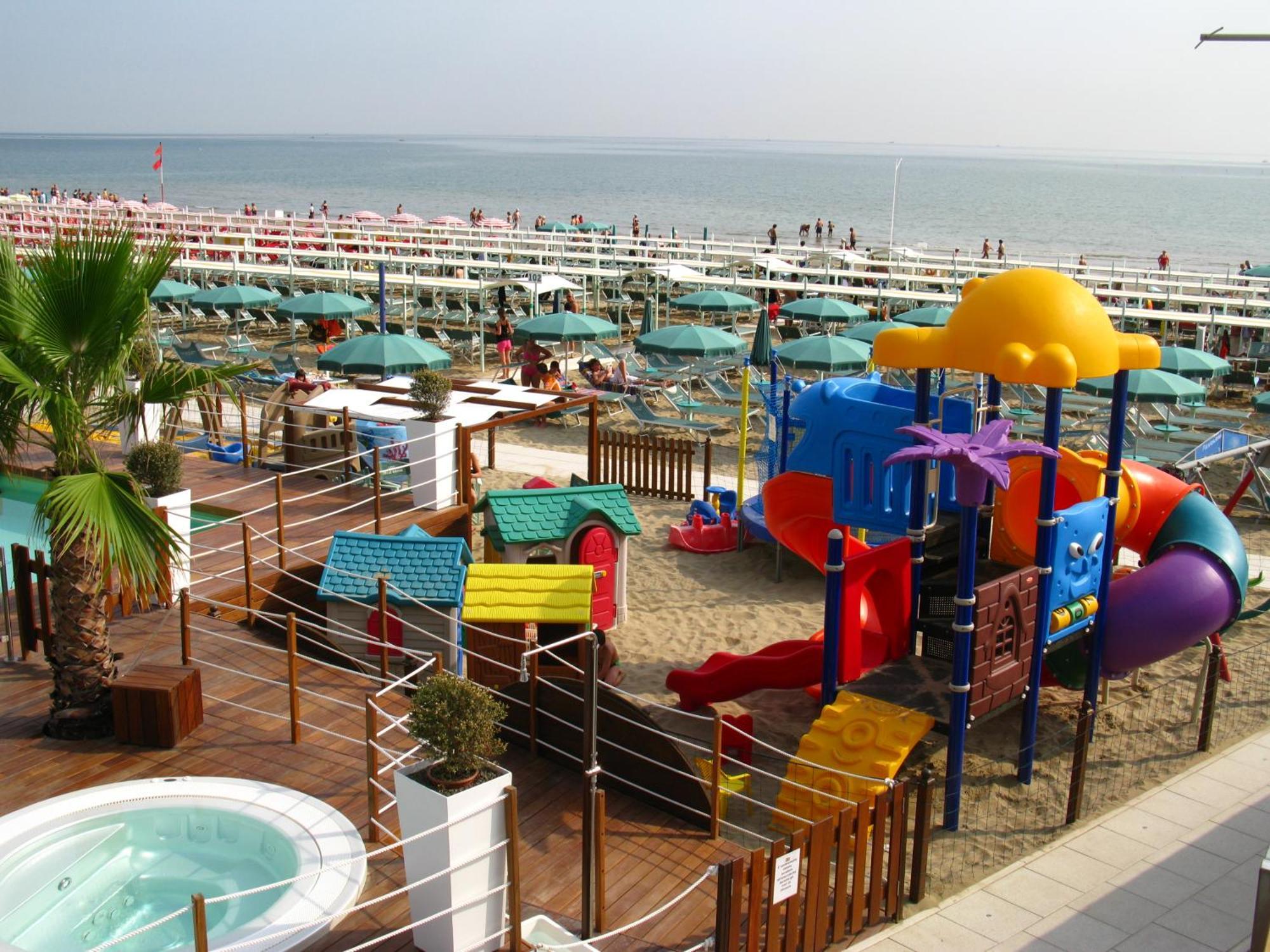 Hotel Taunus - Vista Mare Риччоне Экстерьер фото