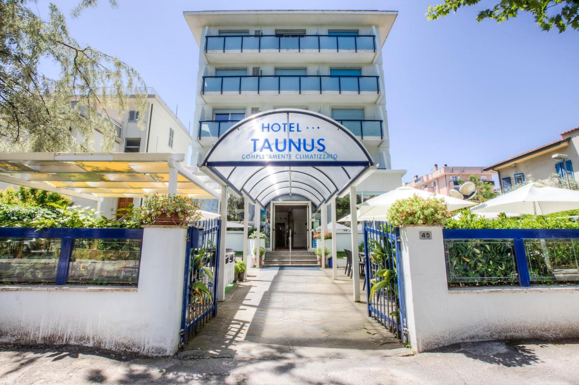 Hotel Taunus - Vista Mare Риччоне Экстерьер фото